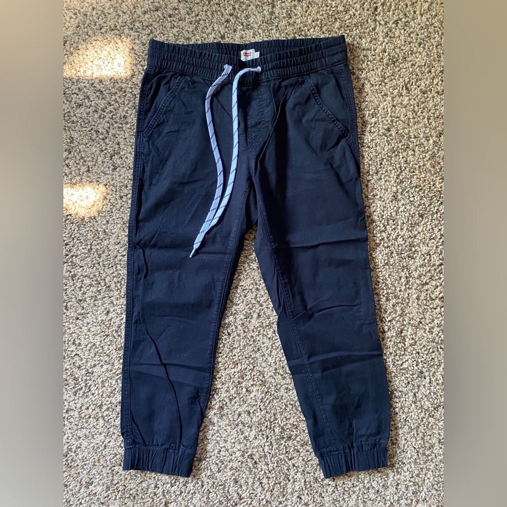 Levi’s. Small (regular). Drawstring joggers.